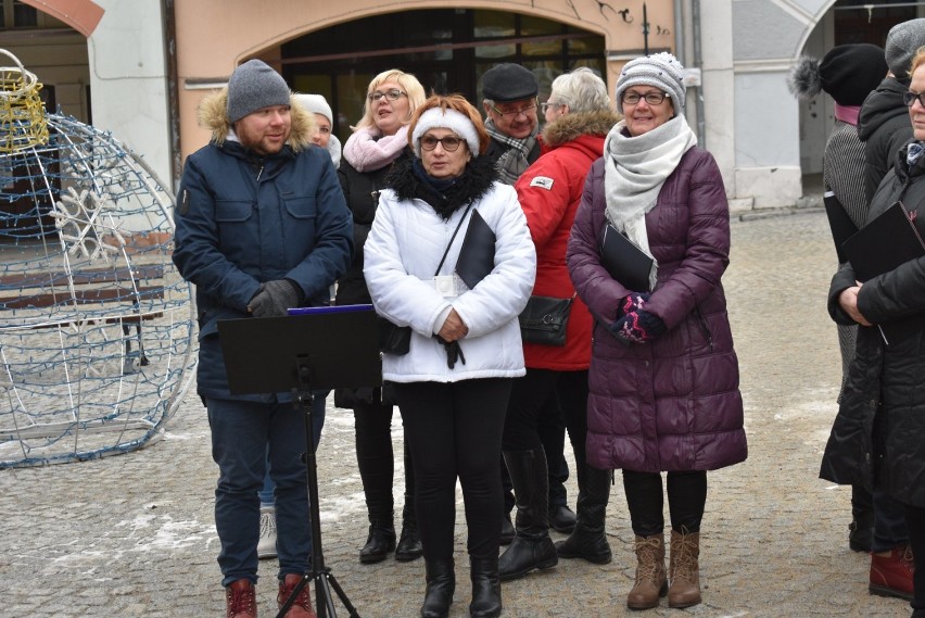 Uliczkami Gniewa po raz pierwszy przeszedł Orszak Trzech Króli [ZDJĘCIA]