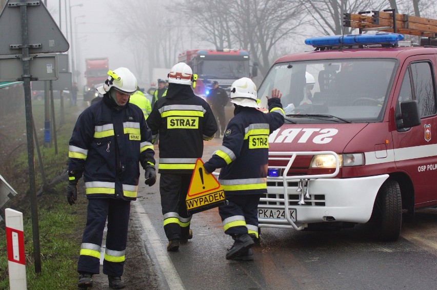 Zderzenie aut w Niedźwiadach pod Kaliszem