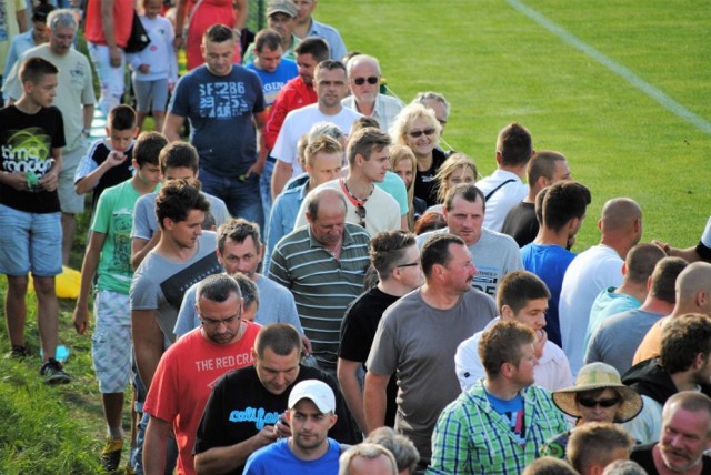 Kadry z meczu pucharowego rozegranego w lipcu 2013 roku na stadionie Portu 2000 w Mostkach pomiędzy Formacją i Rakowem Częstochowa