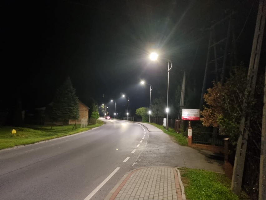 Droga prowadząca do Iwonicza-Zdroju została oświetlona nowoczesnymi lampami [ZDJĘCIA]