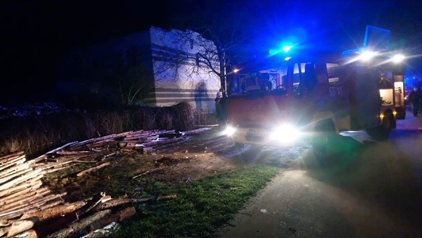 Z pożarem w domu w Czeszewie walczyły zastępy straży z całej...