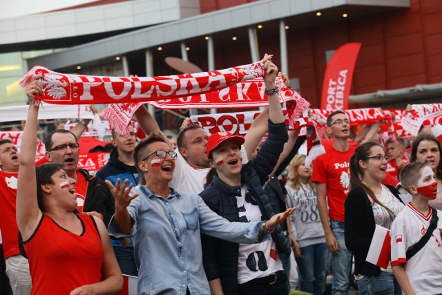 Łodzianie kibicowali polskiej reprezentacji w Porcie Łódź