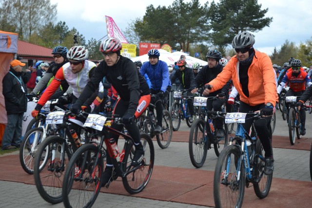 W minioną sobotę na II edycję maratonu rowerowego Syngenta Koronowo Chalenge zapisało się 953 uczestników. 

Ze względu na pogodę (deszcz, grad, śnieg) przyjechało 730. (Dzień później w biegu im. braci Mikrutów wystartowało 500). Wiele się w Pieczyskach w sobotę działo!