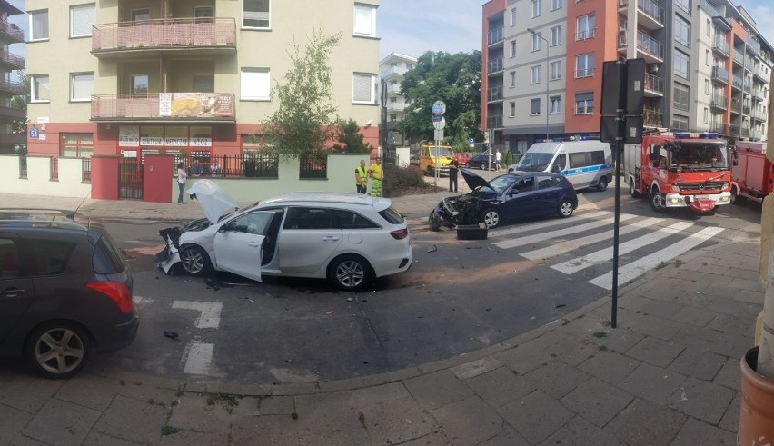 Groźny wypadek w centrum Łodzi. Po godz. 12 na skrzyżowaniu...