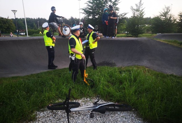 W pumptracku w Kielcach doszło do dramatycznego  wypadku, młody rowerzysta doznał poważnych obrażeń. 

Zobacz kolejne zdjęcia >>>
