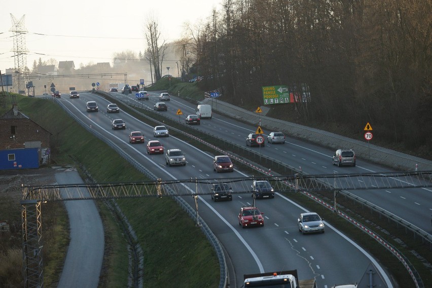 Nad zakopianką wyrosła duża kładka. Nareszcie! [ZDJĘCIA]