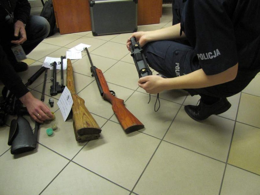 Policja w Lublińcu zatrzymała posiadacza nielegalnej broni