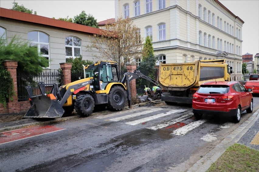 Trwa remont ważnej ulicy w Brzegu.