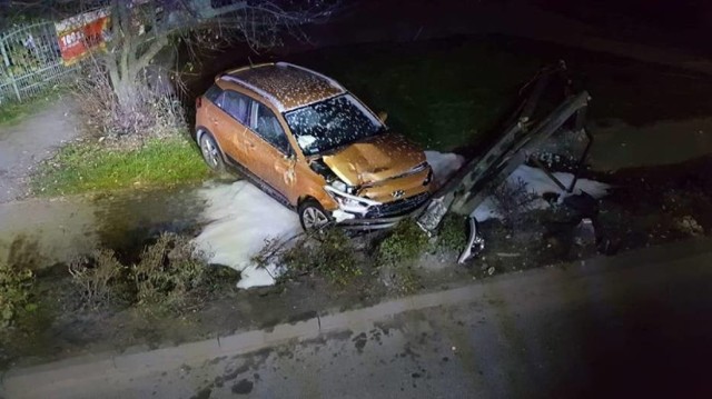 20 października na ul. Wojska Polskiego w Rogoźnie doszło do niebezpiecznego wypadku. Samochód osobowy marki Hyundai zderzył się z samochodem dostawczym.

Więcej: Wypadek w Rogoźnie [ZDJĘCIA]