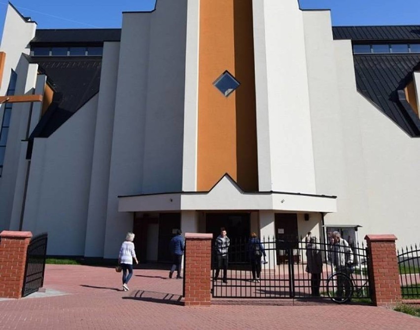 Ważna informacja kraśnickiego sanepidu. Uczestnicy nabożeństwa w kościele Matki Bożej Bolesnej proszeni są o kontakt