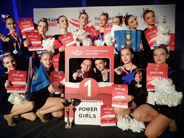 Formacja Power Girls Senior otrzymała złoty medal w kategorii Freestyle Pom Senior Drużyny i tym samym wygrała eliminacje krajowe do przyszłorocznych Mistrzostw Europy i Świata