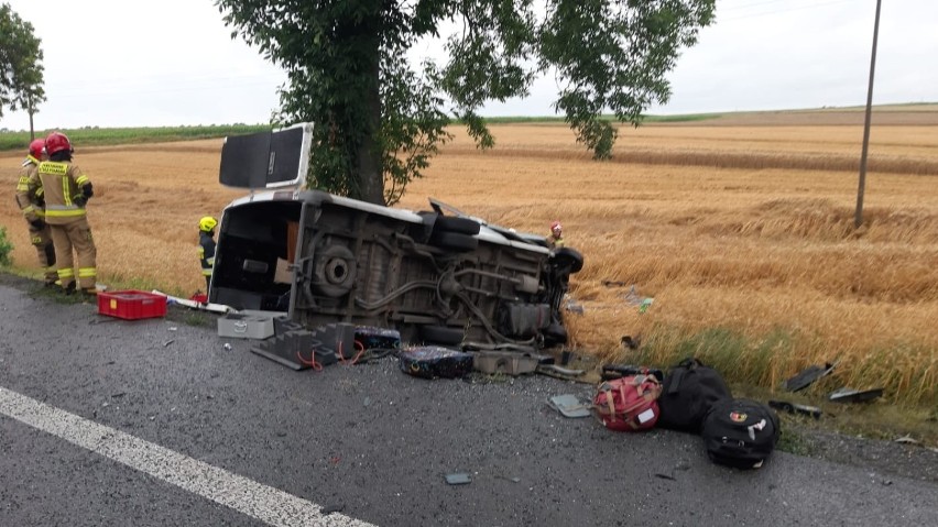 Dramatyczny wypadek w powiecie chełmskim. Dwie osoby nie żyją, a kilka jest rannych. Zobacz