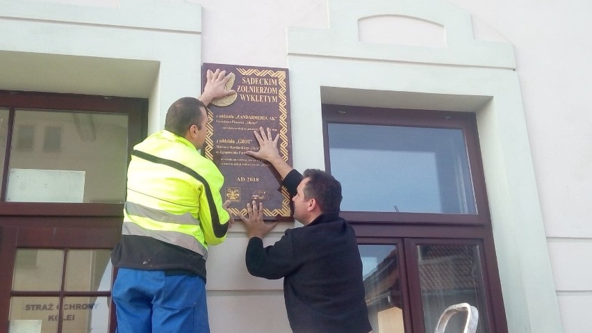 Nowy Sącz. Sądeccy Żołnierze Wyklęci mają tablicę pamiątkową. W sobotę uroczyste odsłonięcie [ZDJĘCIA]