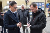 Kampania prezydencka w Szczecinku. Zbierają podpisy poparcia [zdjęcia]