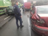 Wypadek na DK 91 między Radomskiem a Piotrkowem. W okolicy Gomunic zderzyły się 4 auta. ZDJĘCIA