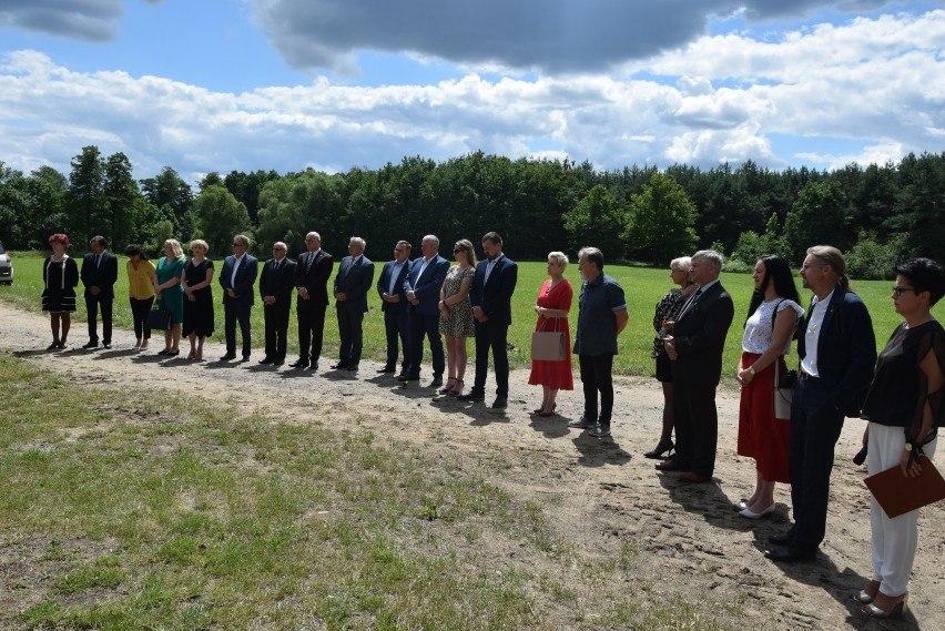 Obchody Dnia Walki i Męczeństwa Wsi Polskiej w Dębinie ZDJĘCIA, FILM