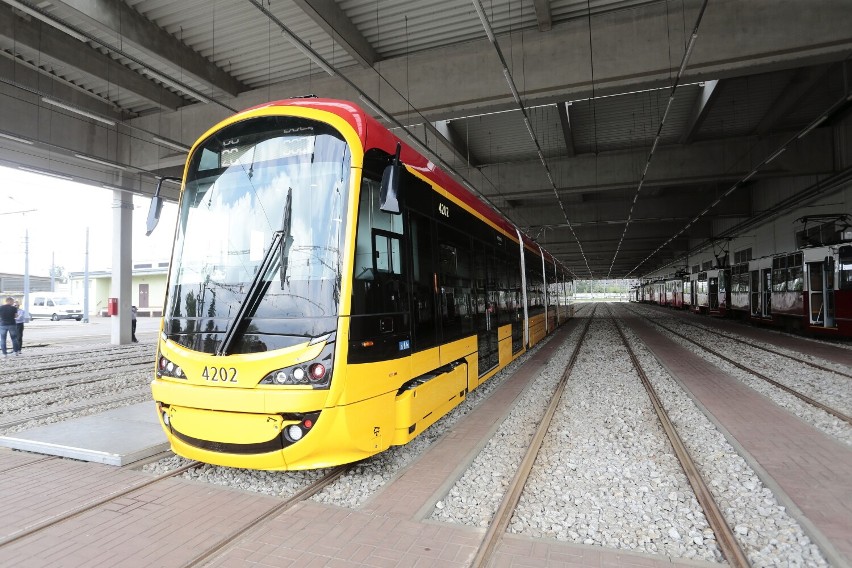 Nowe tramwaje dla Warszawy