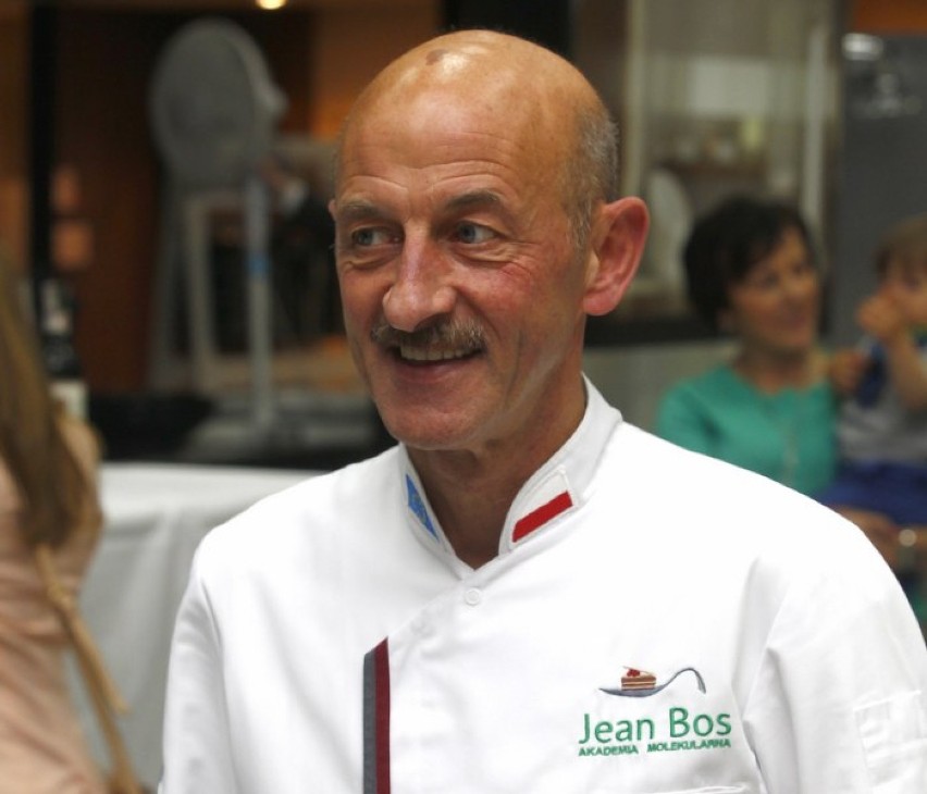 W restauracji na Korsyce zdobył dwie gwiazdki Michelina,...