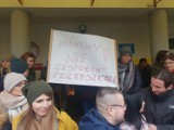 Protest przeciwko łączeniu przedszkoli na Marysinie! Rodzice dzieci z przedszkola nr 9 w Łodzi są przeciwni połączeniu z PM nr 77