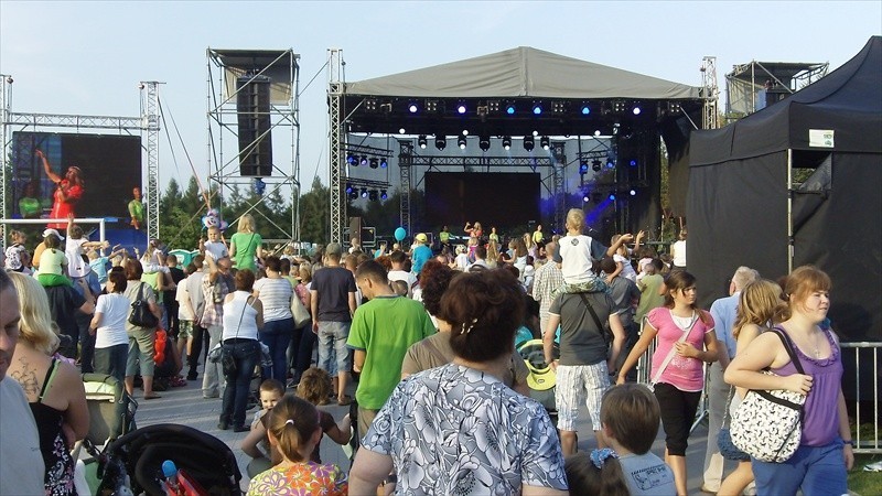 Mieszkańcy tłumnie przybyli na stadion MOSiR