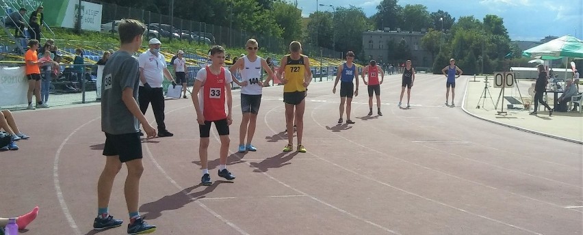 Młodzi biegacze z LKS Koluszki poprawili swoje rekordy życiowe