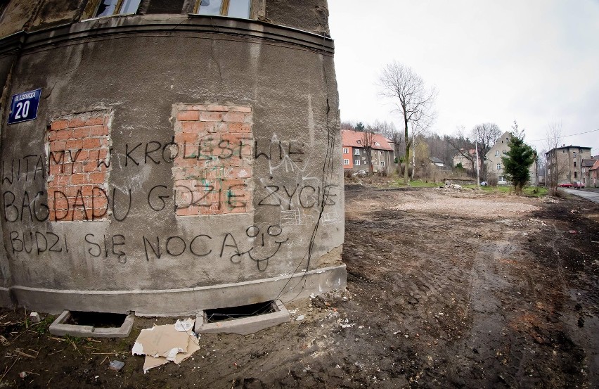 Władze Wałbrzycha wolą budować nowe domy mieszkalne, niż remontować te najbardziej zniszczone