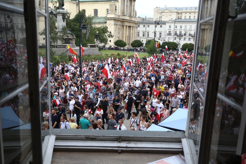 Marsz Powstania Warszawskiego 2019. Narodowcy przeszli ulicami Warszawy [ZDJĘCIA]