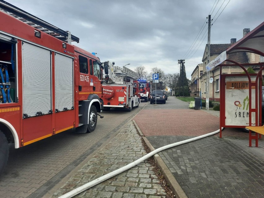 Pożar w Śremie! Rodzina z czwórką dzieci straciła dach nad głową. Ruszyła pomoc dla pogorzelców z ulicy Kolejowej [zdjęcia, film]