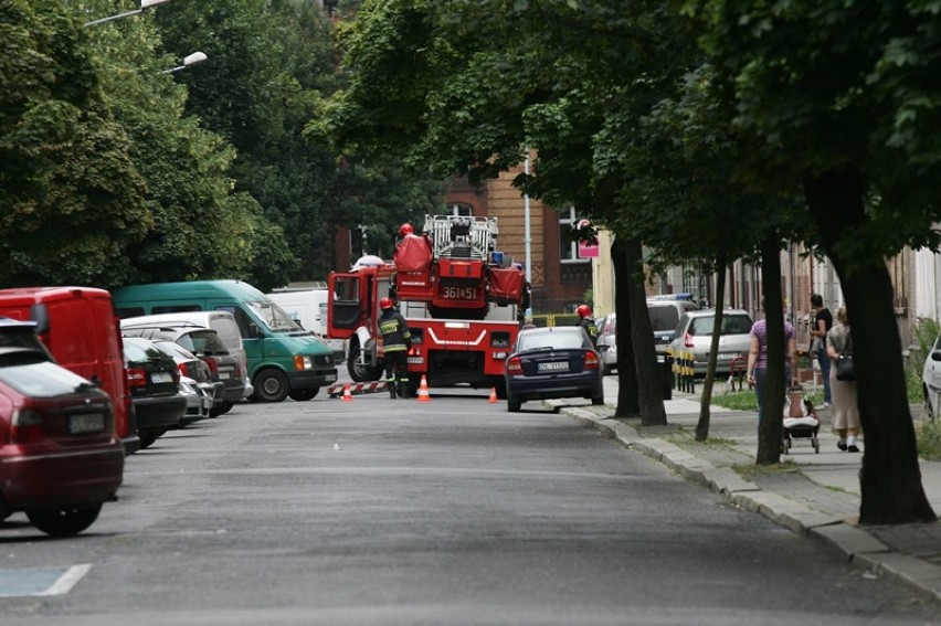 Dziecko wypadło z okna, jest w szpitalu [ZDJĘCIA] 