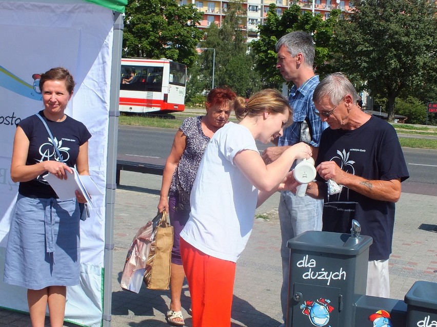 Urząd Miasta w Jastrzębiu: częstują mieszkańców "kranówką"