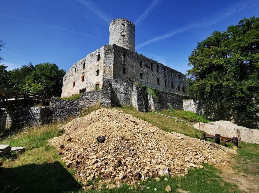 Zamek Lipowiec (gm. Babice)

Ruiny zamku biskupów...