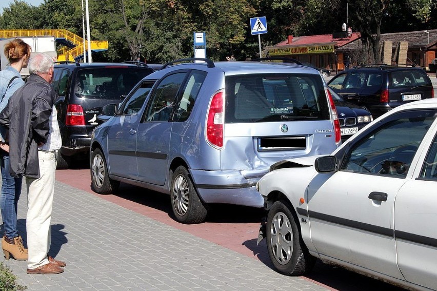 Wypadek na ul. Toruńskiej. Zderzenie czterech aut