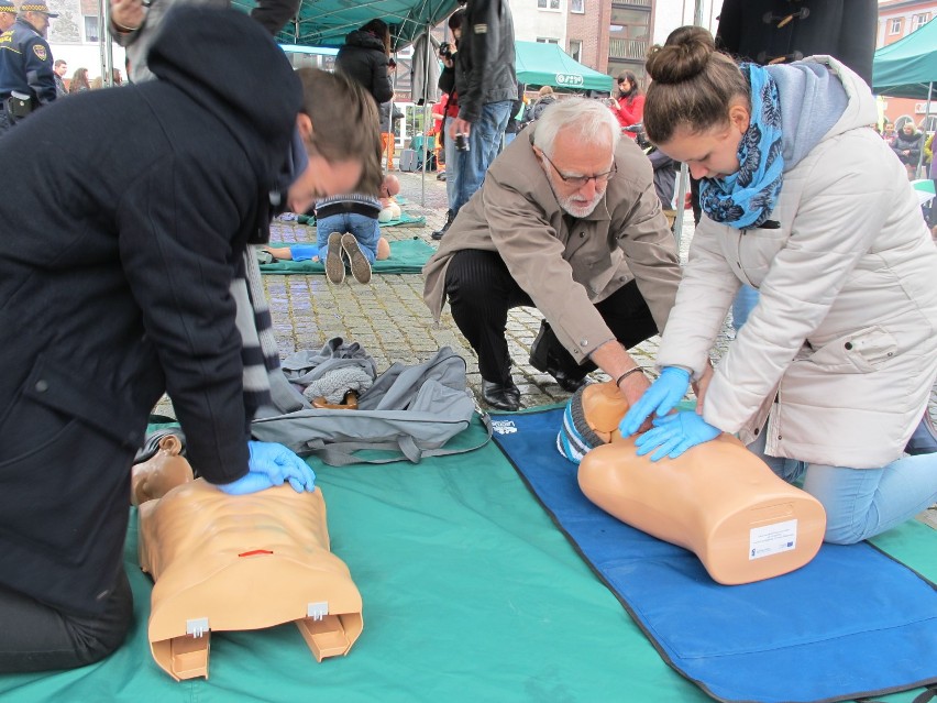 Wielkie udzielanie pierwszej pomocy na Rynku w Gorzowie [zdjęcia]