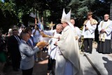 Dożynki w Małobądzu (pow. olkuski) świętowali razem 35 rocznicą erygowania parafii polskokatolickiej pw. św. Barbary w Krzykawie-Małobądzu