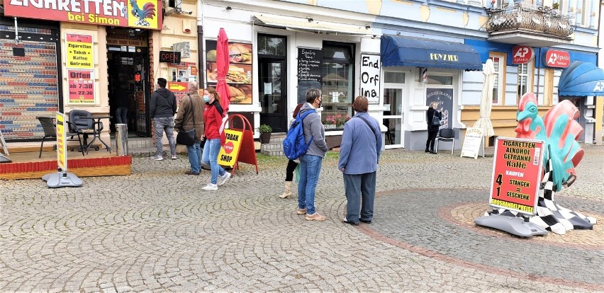 Niemcy przed wprowadzeniem obostrzeń ruszyli po zapasy do...