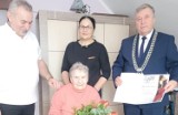 Gmina Kiszkowo. Najstarsza kiszkowianka skończyła 101 lat! Pani Mieczysława piękny jubileusz obchodziła w Wełnicy [FOTO]