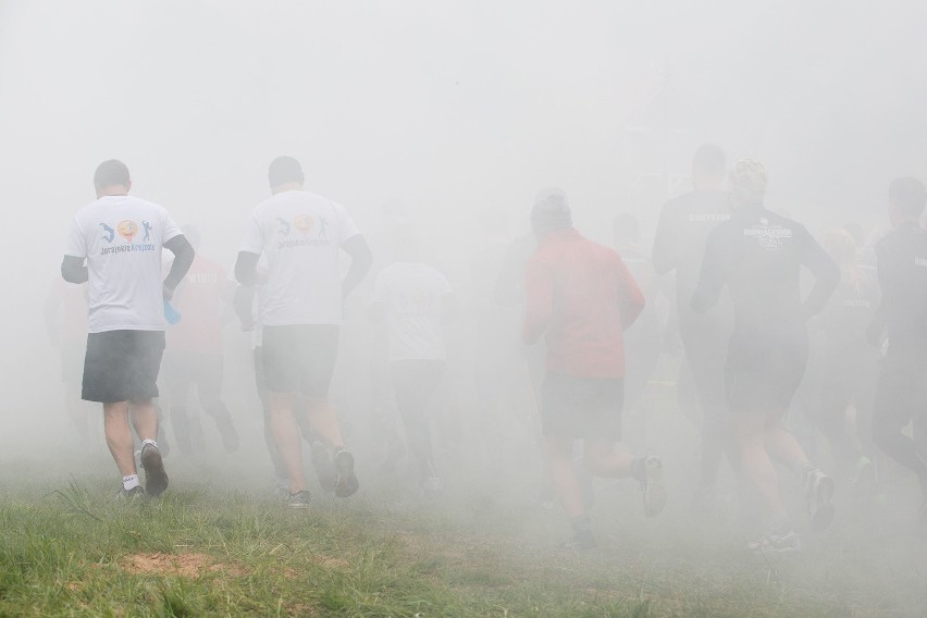 Runmageddon w Myślenicach 2016. Błoto, zasieki i skoki [NOWE ZDJĘCIA]