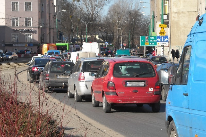 Autobusy spóźniają się nawet ponad półtorej godziny