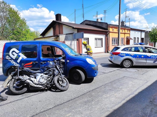 Motocyklista ranny w wypadku na DK 91 w Kamieńsku trafił do szpitala