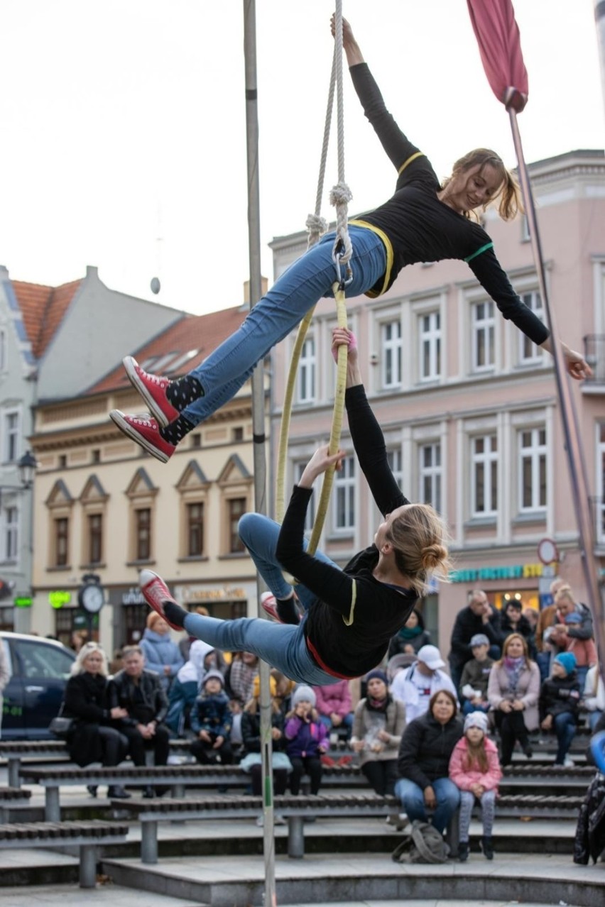 Cyrkowe widowisko pt. „Zgubowisko” zaprezentowała w...