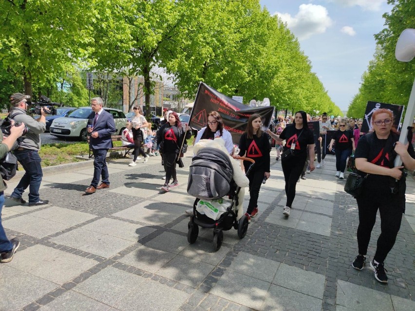 Marsz dla Kamilka w Częstochowie. Ponad 200 osób wzięło udział w niedzielnym Marszu Sprawiedliwości