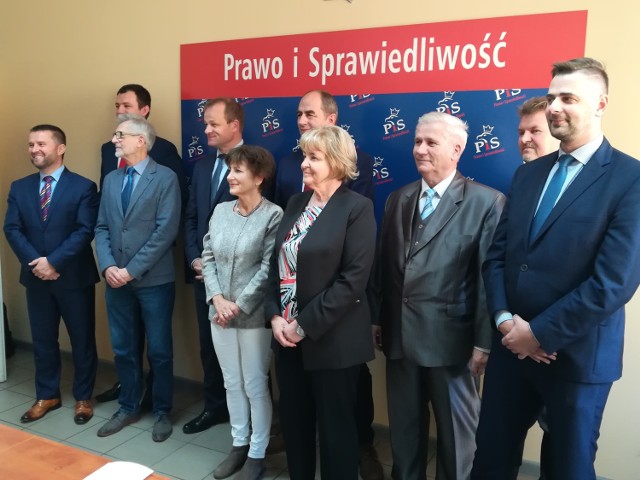 Premier Morawiecki przekazał środki na wyposażenie szpitala w Gnieźnie