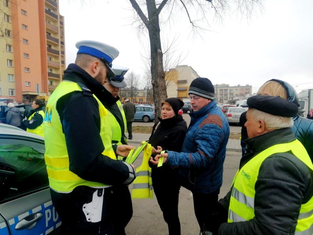 Policyjna akcja "Na drodze - patrz i słuchaj" w Piotrkowie