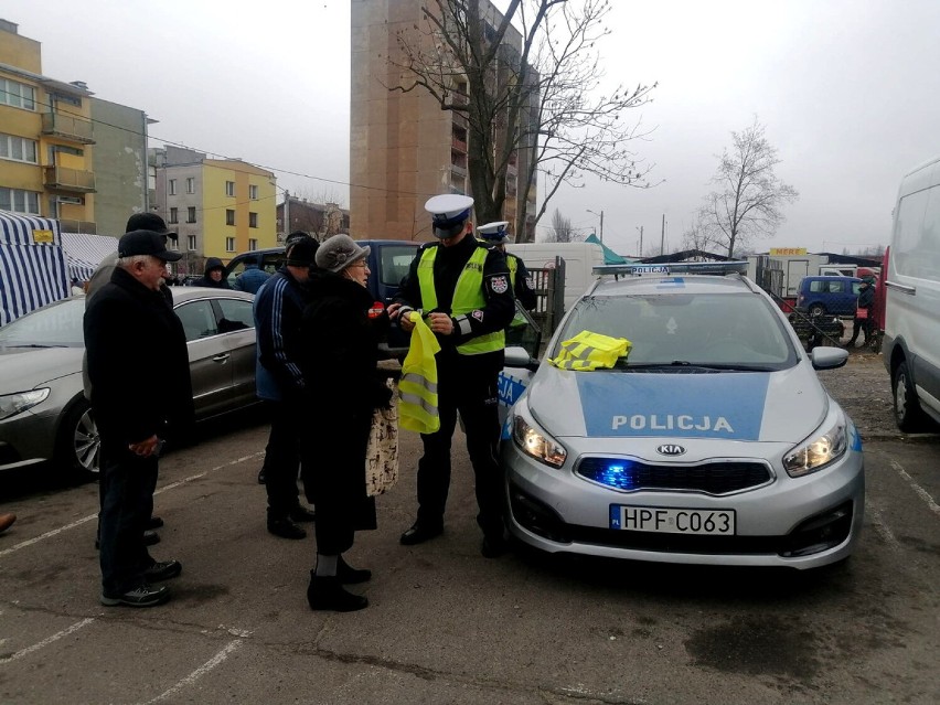 Policyjna akcja "Na drodze - patrz i słuchaj" w Piotrkowie