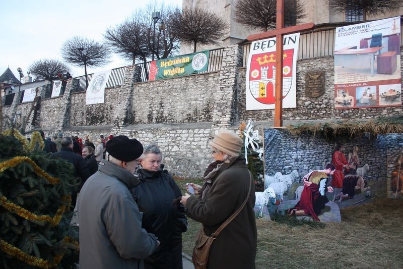 VIII Będzińska Wigilia pod murami kościoła Świętej Trójcy [ZDJĘCIA]