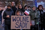 Manifestacja w obronie sądów dzisiaj w Opolu. "PiS tworzy państwo rodem z poprzedniego ustroju"