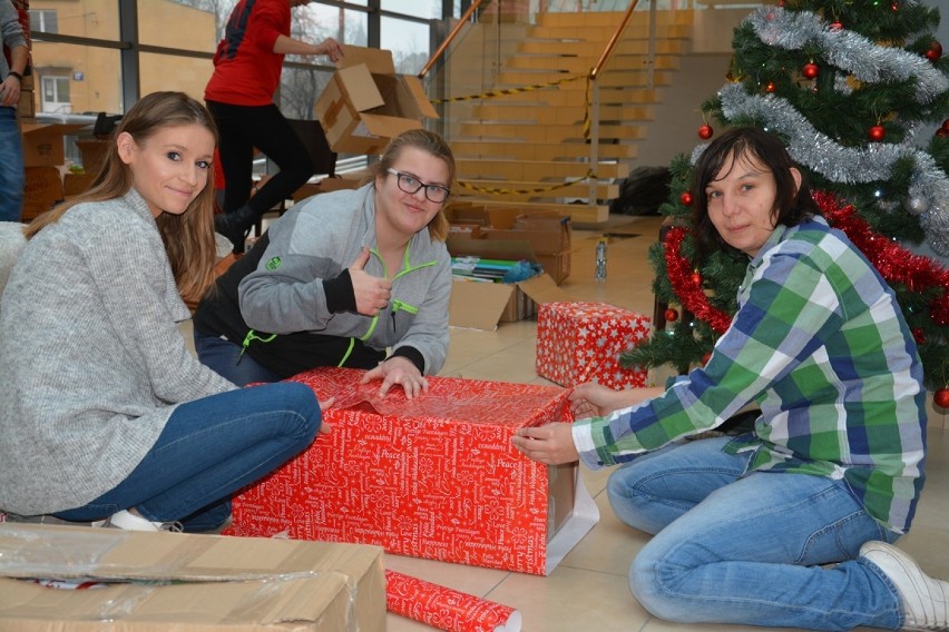 28 rodzin z Suwałk otrzymało wyjątkowe prezenty świąteczne 