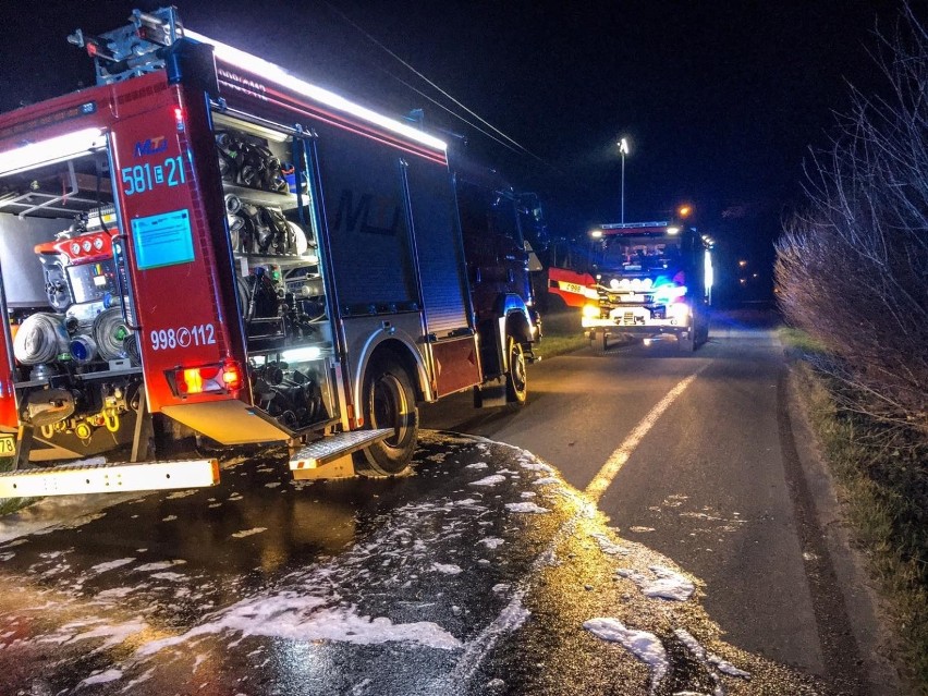 Strażacy informują, że ogień nie wyrządził jeszcze większych...