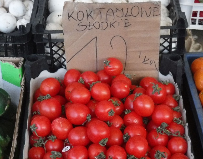 Pomidory koktajlowe kosztowały12 złotych za kilogram