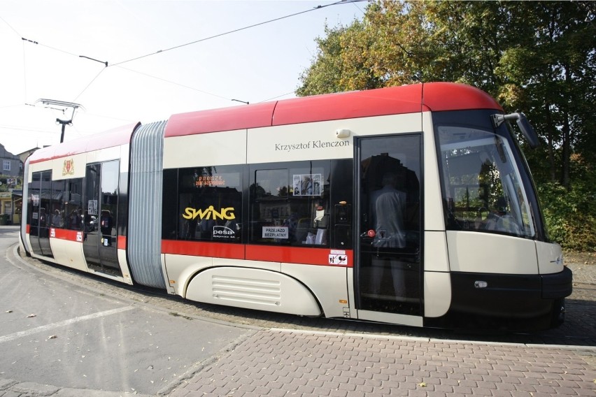 Mimo prac torowych na pętli w Oliwie z szyn od lipca wypadły aż trzy tramwaje